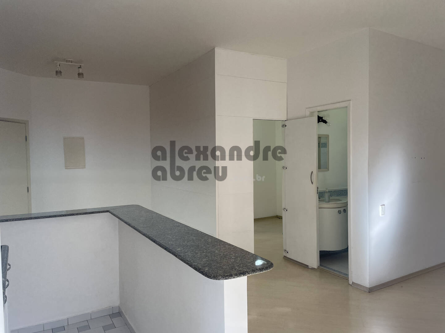 Apartamento à venda e aluguel com 1 quarto, 52m² - Foto 8